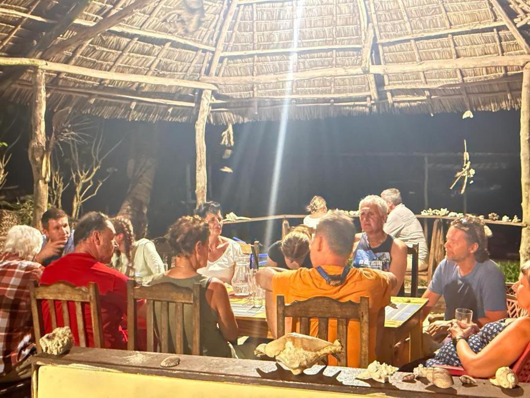 Juani Beach Bungalows Kilindoni Extérieur photo