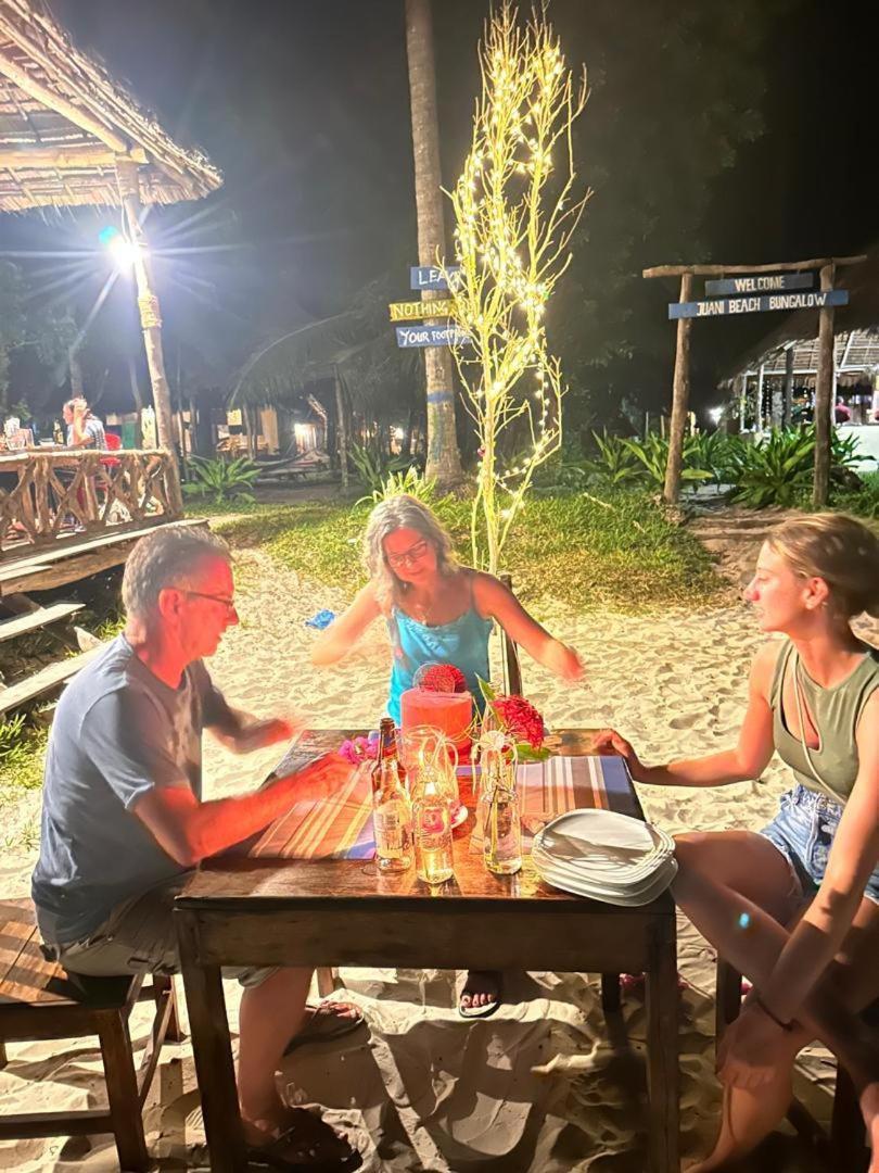 Juani Beach Bungalows Kilindoni Extérieur photo